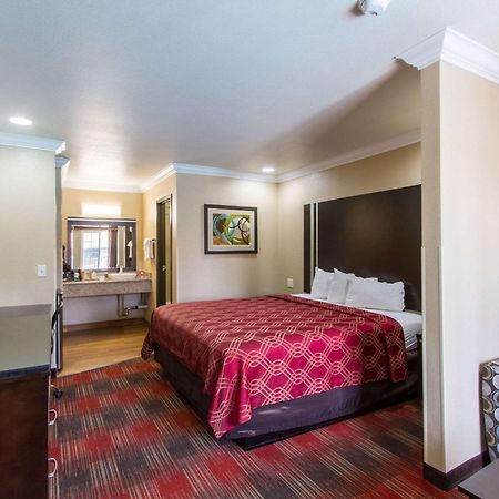 Econo Lodge Inn & Suites Escondido Downtown Ngoại thất bức ảnh