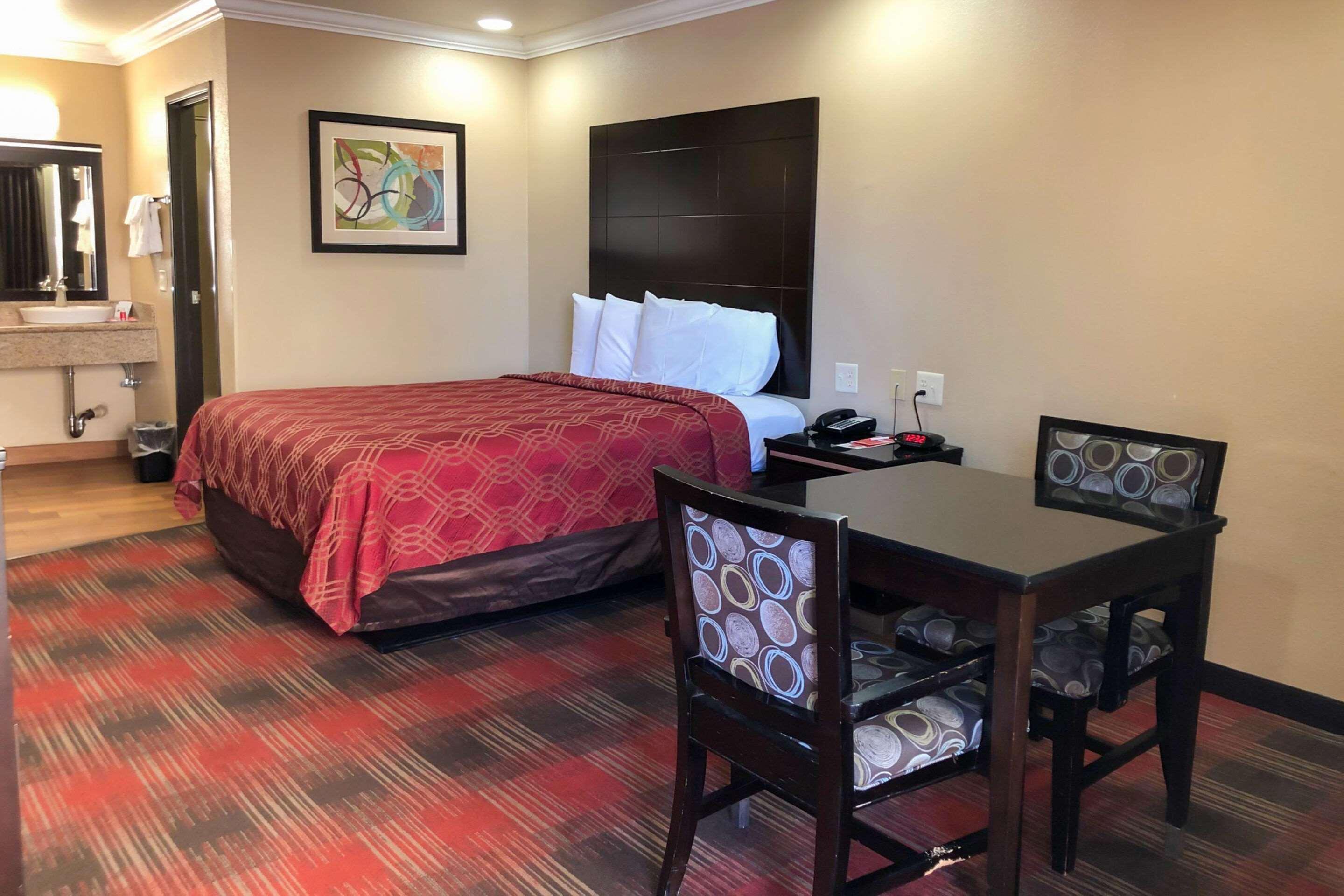 Econo Lodge Inn & Suites Escondido Downtown Ngoại thất bức ảnh