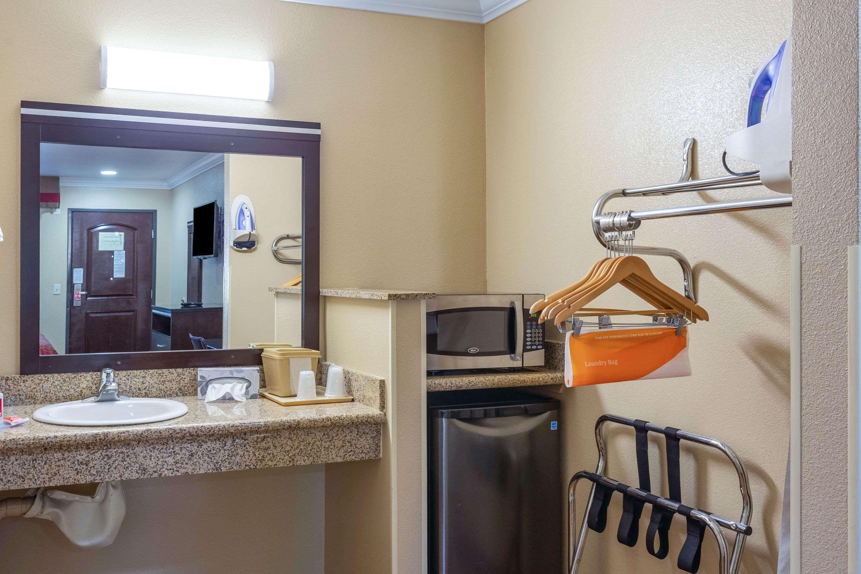 Econo Lodge Inn & Suites Escondido Downtown Ngoại thất bức ảnh