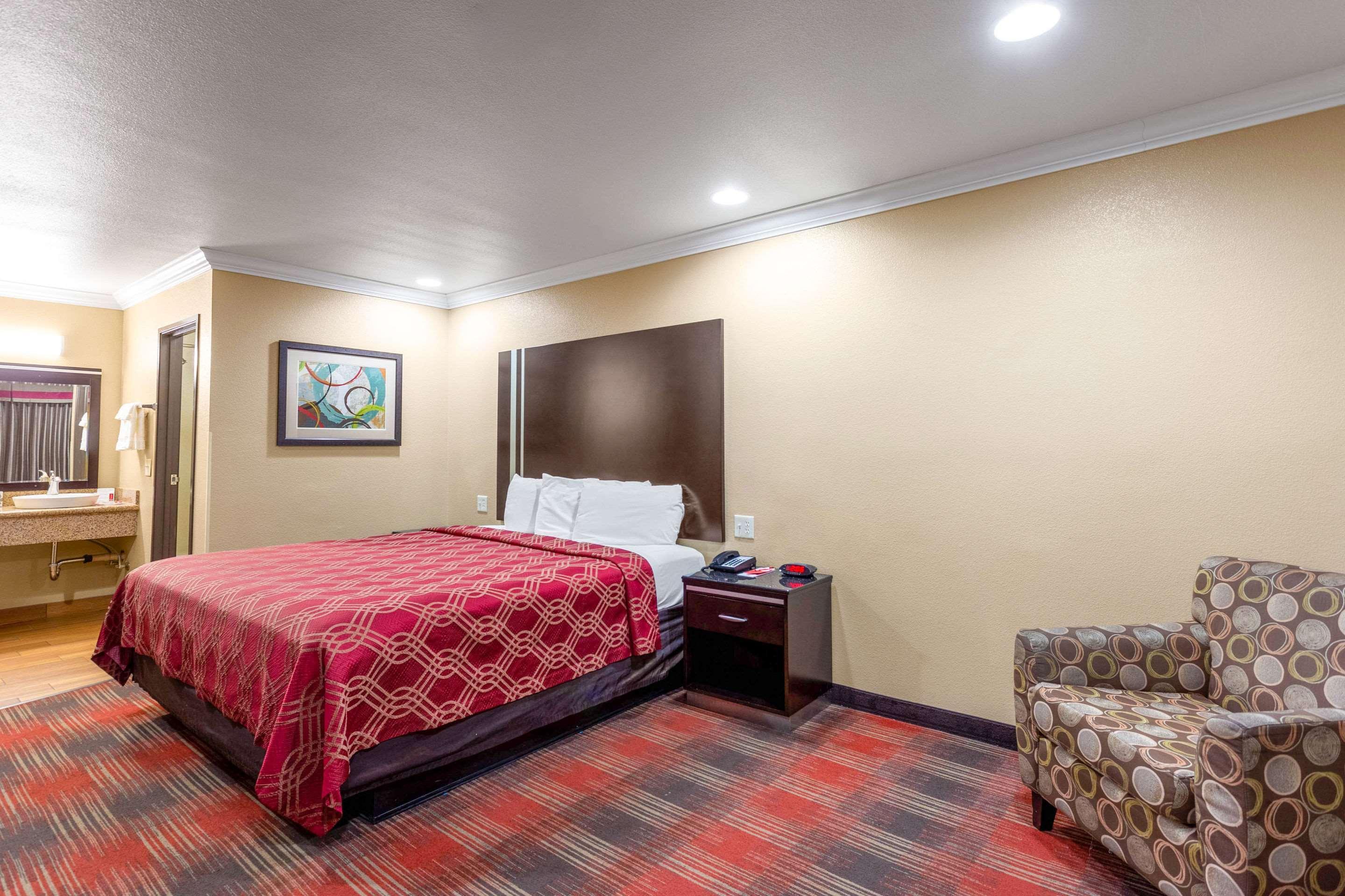 Econo Lodge Inn & Suites Escondido Downtown Ngoại thất bức ảnh
