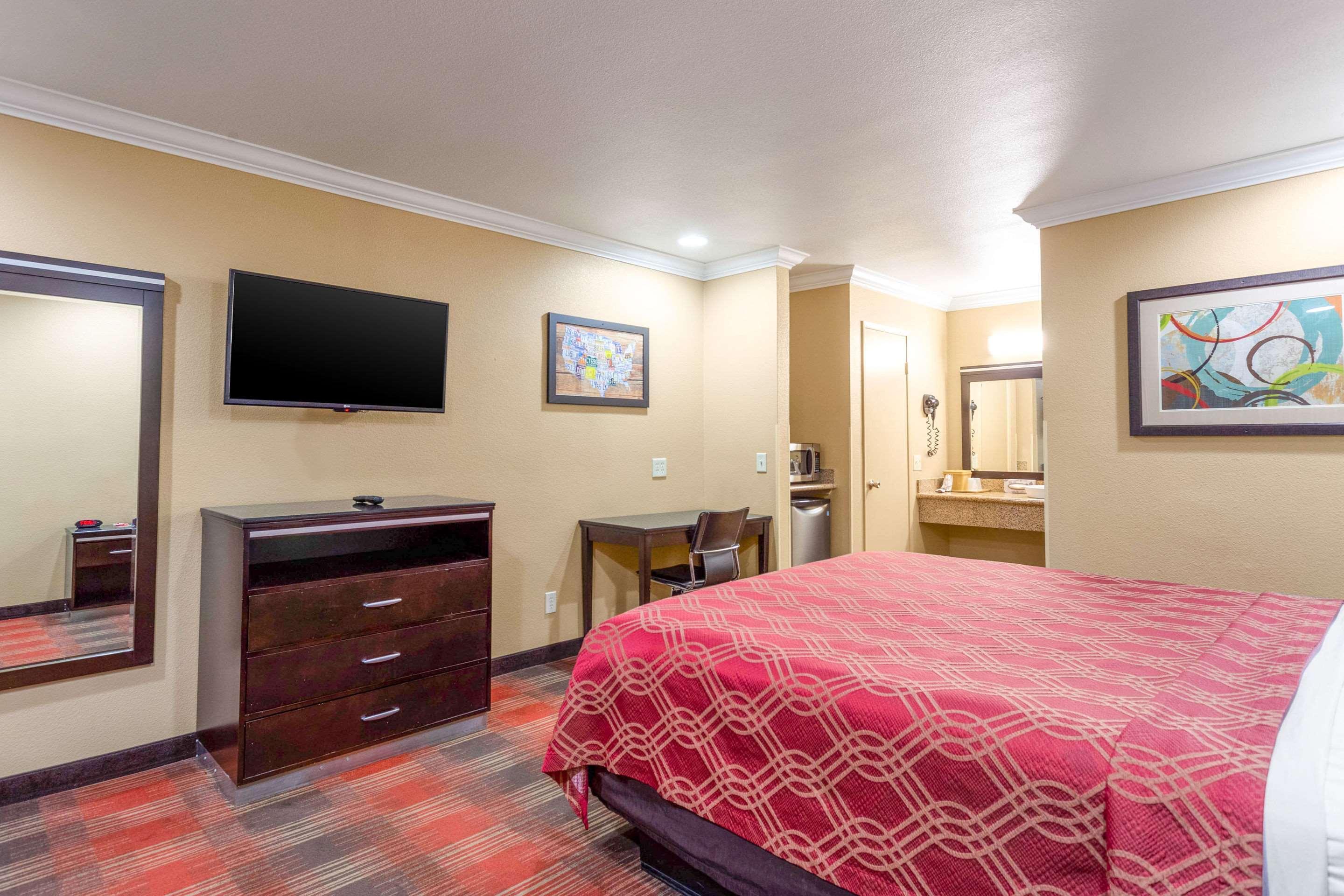 Econo Lodge Inn & Suites Escondido Downtown Ngoại thất bức ảnh