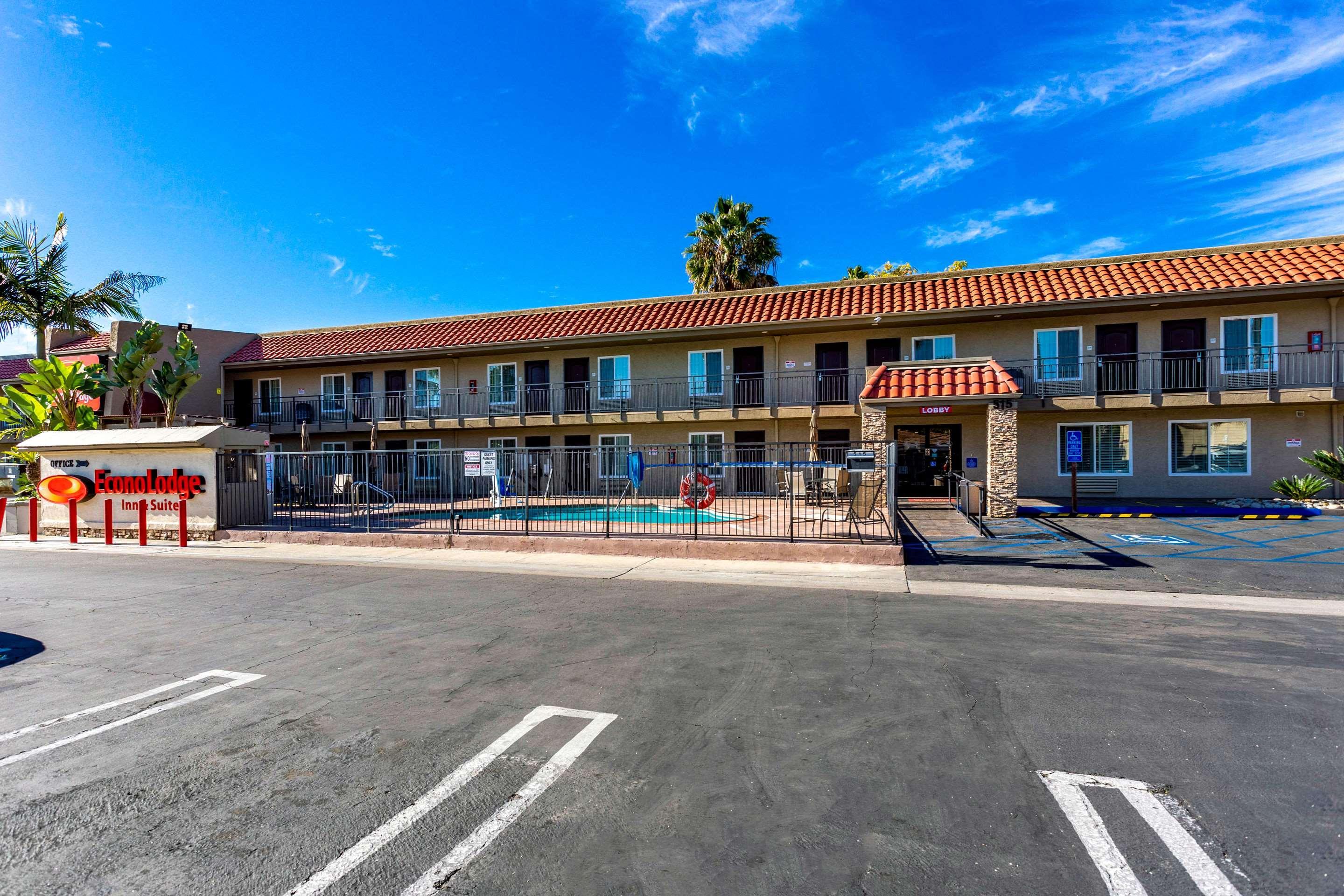 Econo Lodge Inn & Suites Escondido Downtown Ngoại thất bức ảnh
