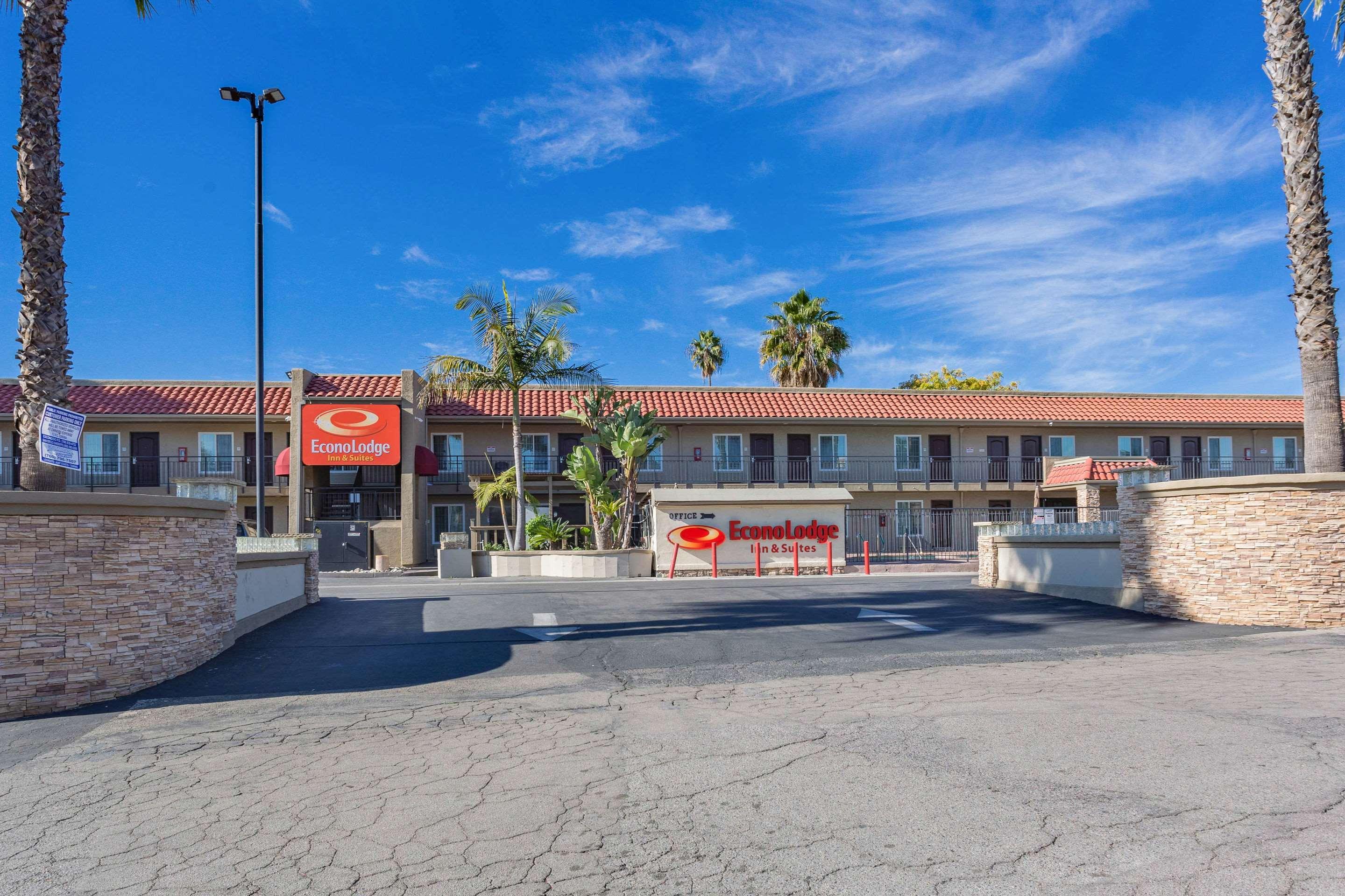 Econo Lodge Inn & Suites Escondido Downtown Ngoại thất bức ảnh