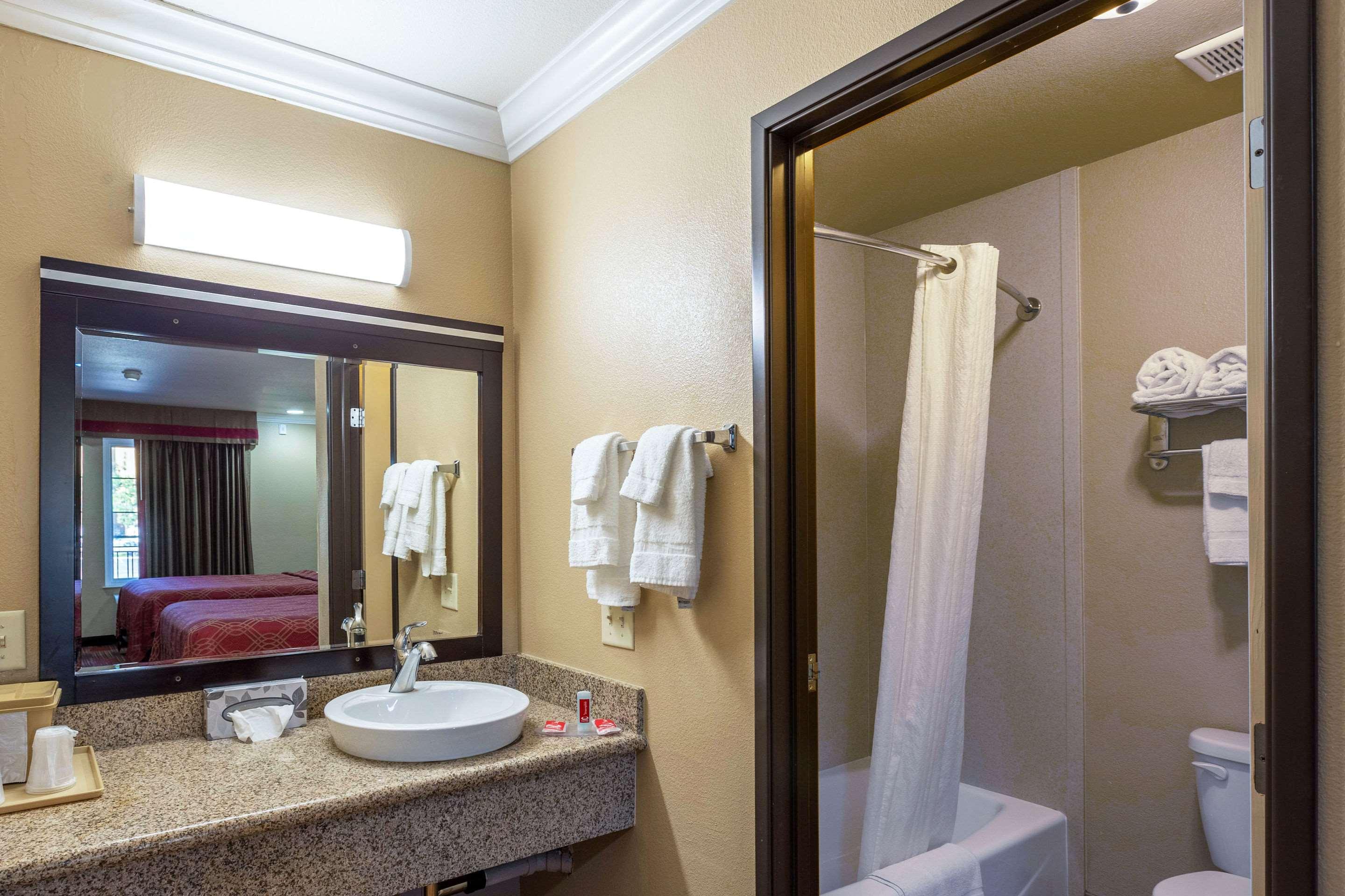 Econo Lodge Inn & Suites Escondido Downtown Ngoại thất bức ảnh