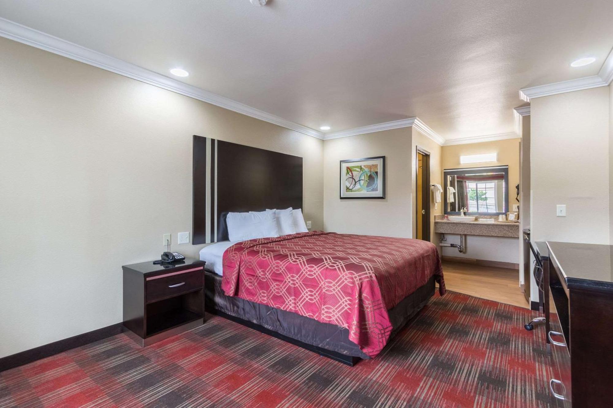 Econo Lodge Inn & Suites Escondido Downtown Ngoại thất bức ảnh