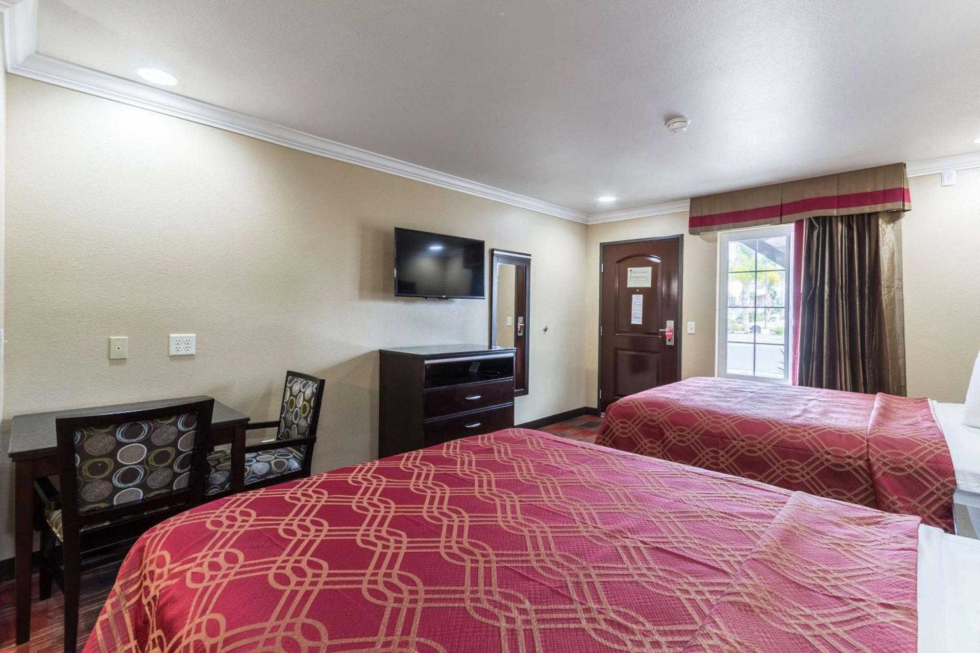 Econo Lodge Inn & Suites Escondido Downtown Ngoại thất bức ảnh