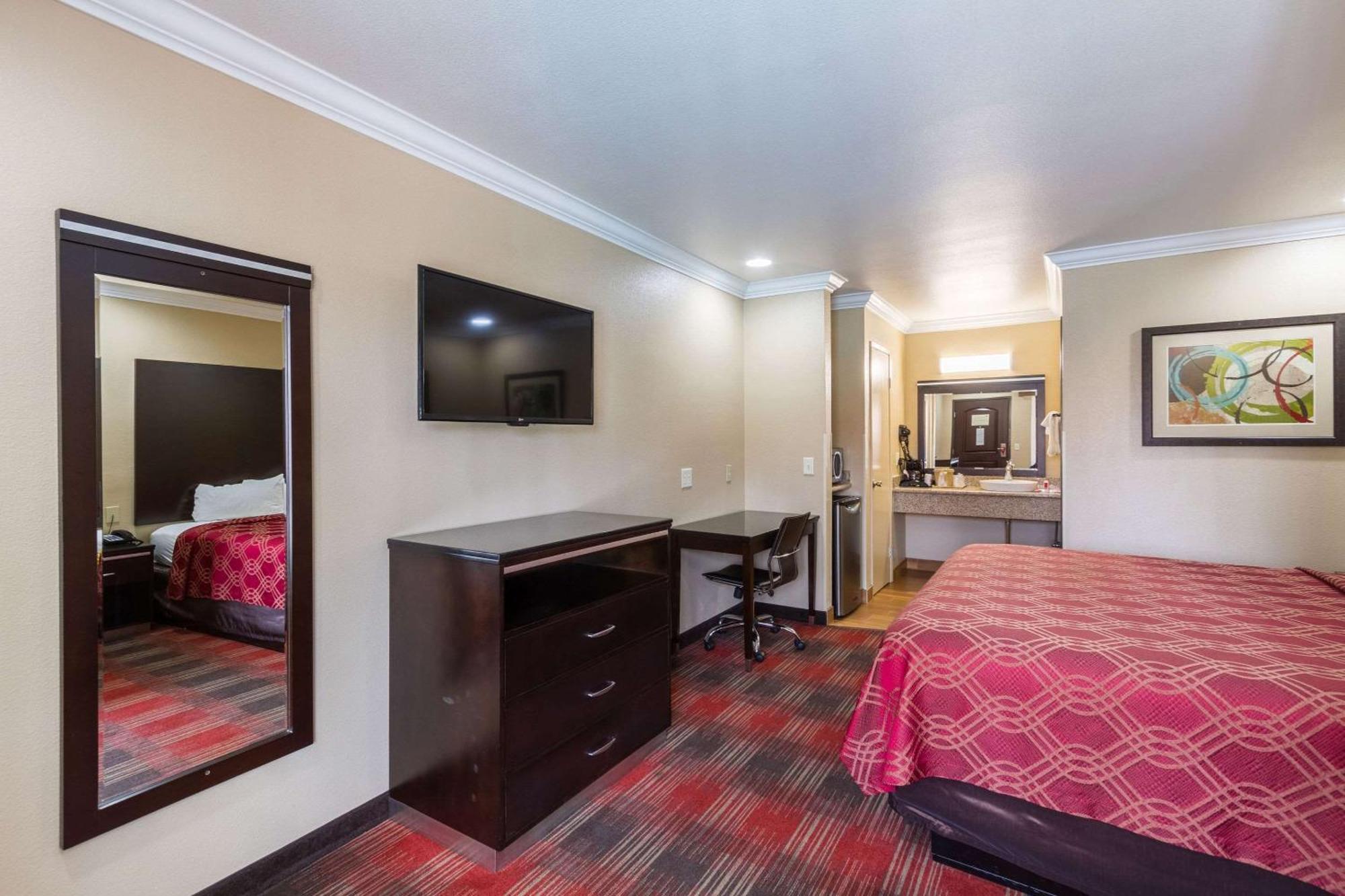 Econo Lodge Inn & Suites Escondido Downtown Ngoại thất bức ảnh